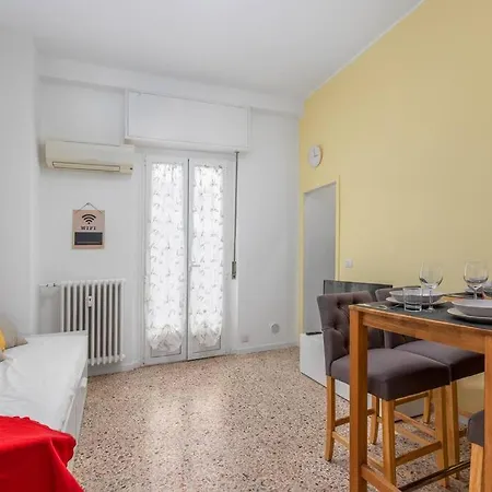 Centro-milano-como,suite Vicino Stazione Apartment Monza